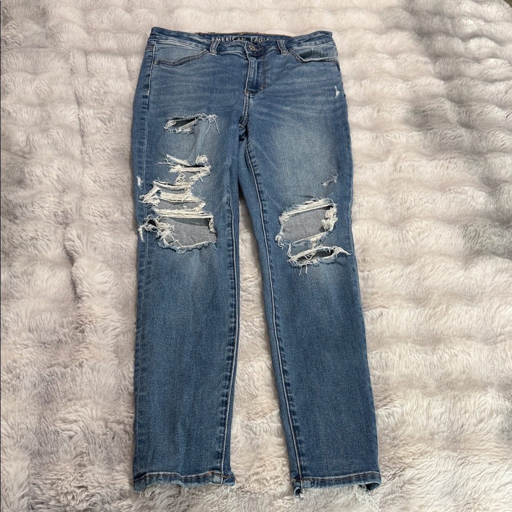 American Eagle Outfitters Distressed Blue Cropped Jeans